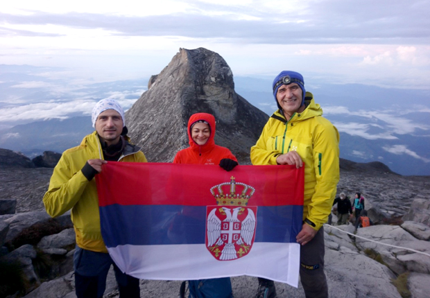 Са врха високог 4.095 метара пуца поглед од ког застаје дах:  Српски планинар нестварне призоре са крова Малезије упаковао у  филм (ФОТО)